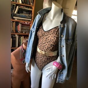 Vintage waist gold belt